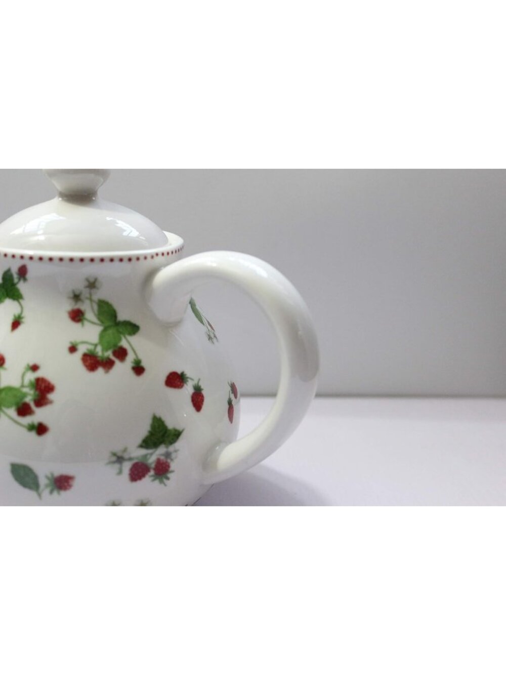 Beige Strawberry Porcelain Ceramic Kitchen Teapot with Lids Tea Coffee Sever - Picture 7 of 7